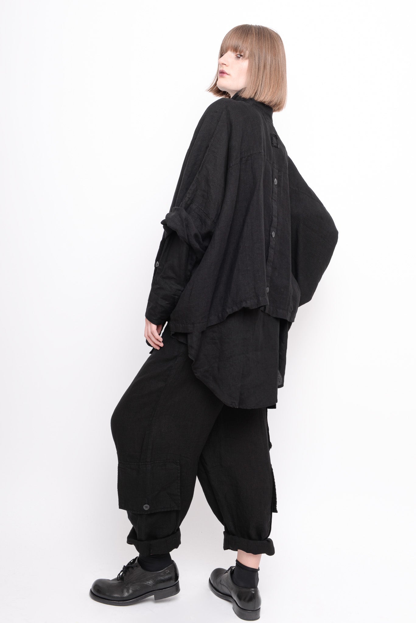 ID.03.03.02 woven 100% linen 100 BLACK