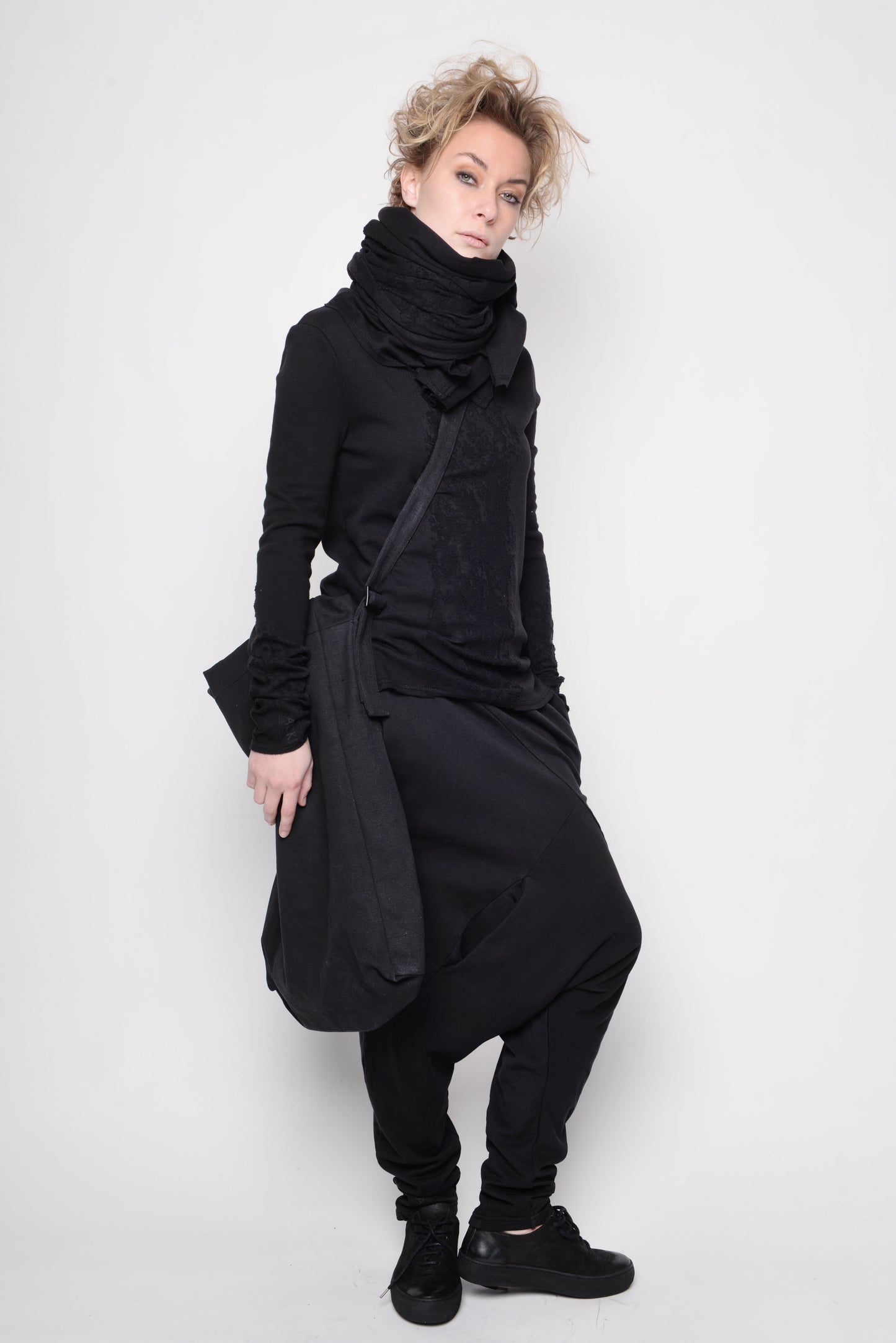 162.01.02 100%CO 100 BLACK