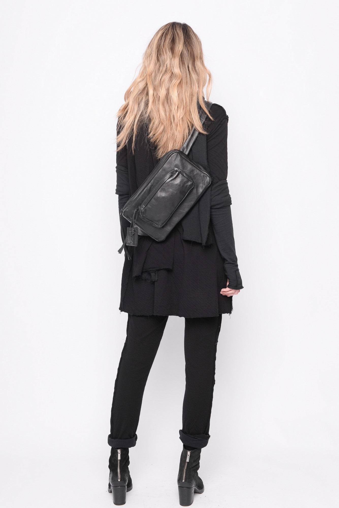 B40.242.EX1 100%Leath/95%NY5%EA 100 BLACK