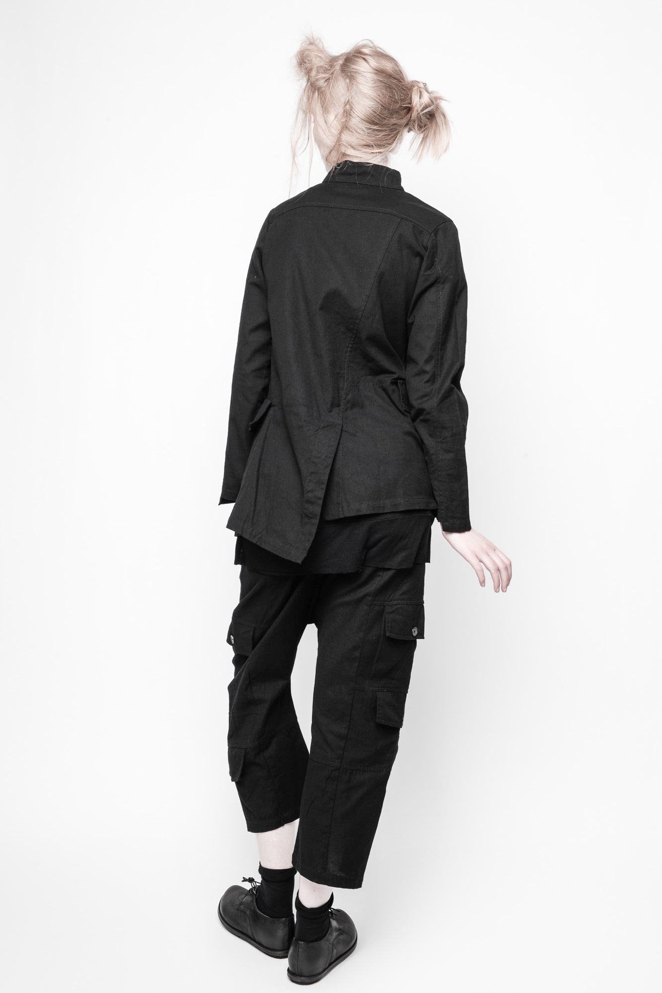 ID.05.04.02 100% CO 100 BLACK