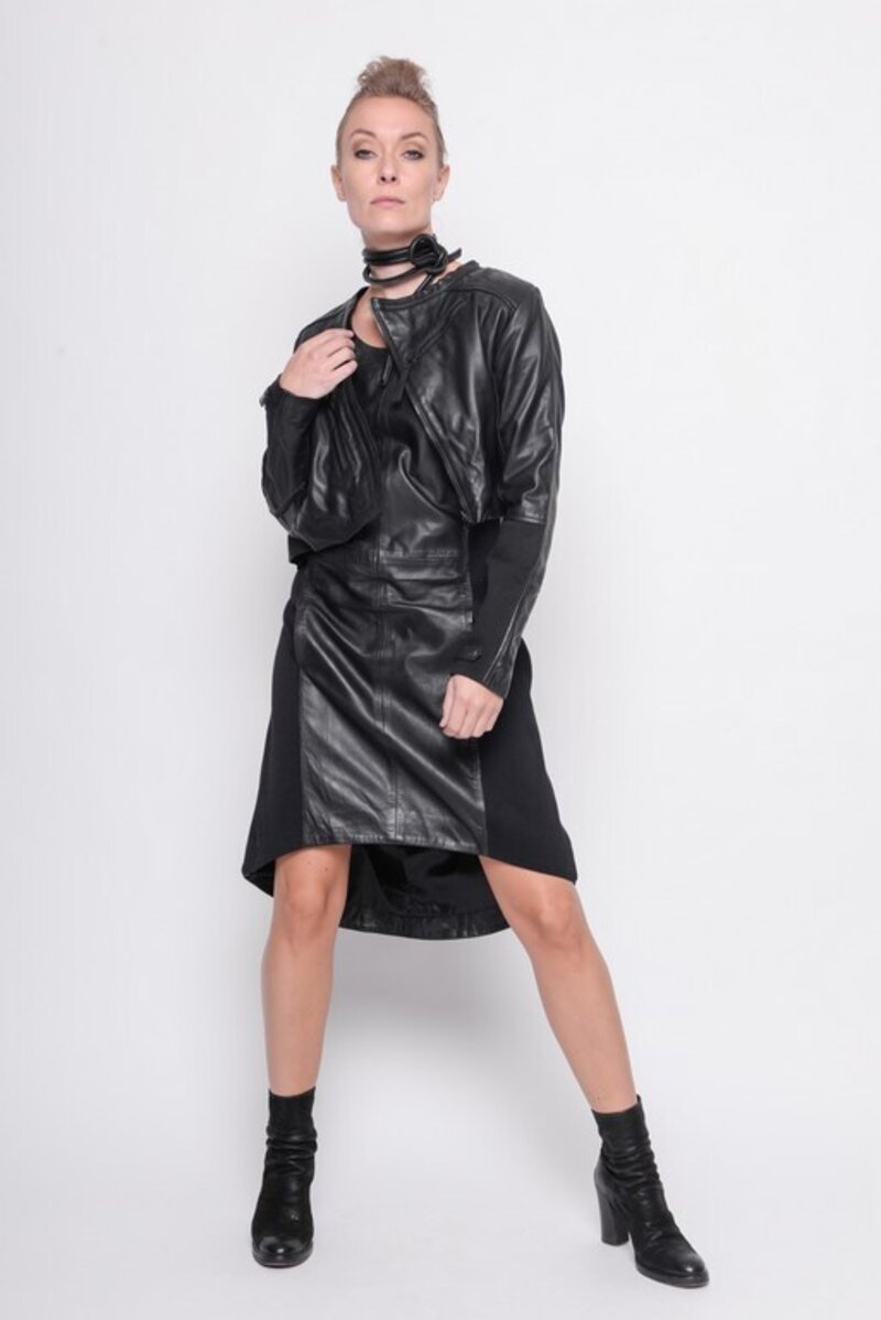 B41.201.41.04 100%Leath/95%NY5%EA 100 BLACK