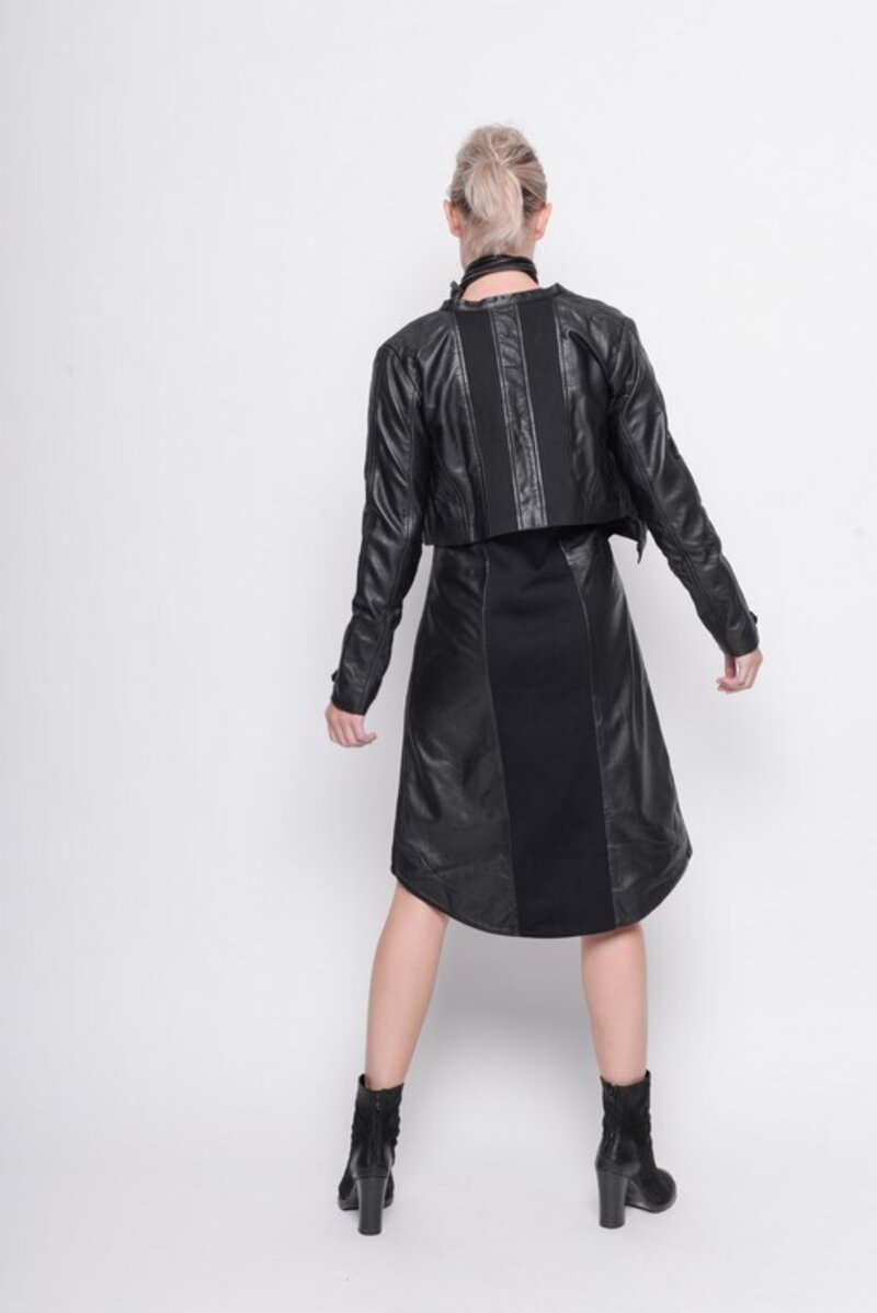 B41.201.41.04 100%Leath/95%NY5%EA 100 BLACK